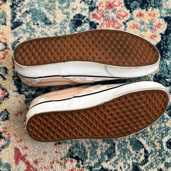 VANS Classic Slip-On Checkerboard Shoe (color: rose smoke) - Picture 4 of 4
